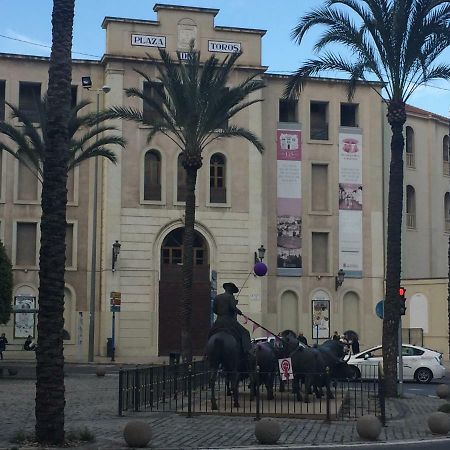 Centre Apartment Near Plaza De Toros อาลิกันเต ภายนอก รูปภาพ