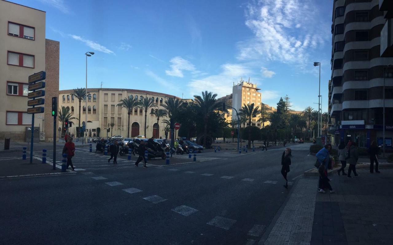 Centre Apartment Near Plaza De Toros อาลิกันเต ภายนอก รูปภาพ